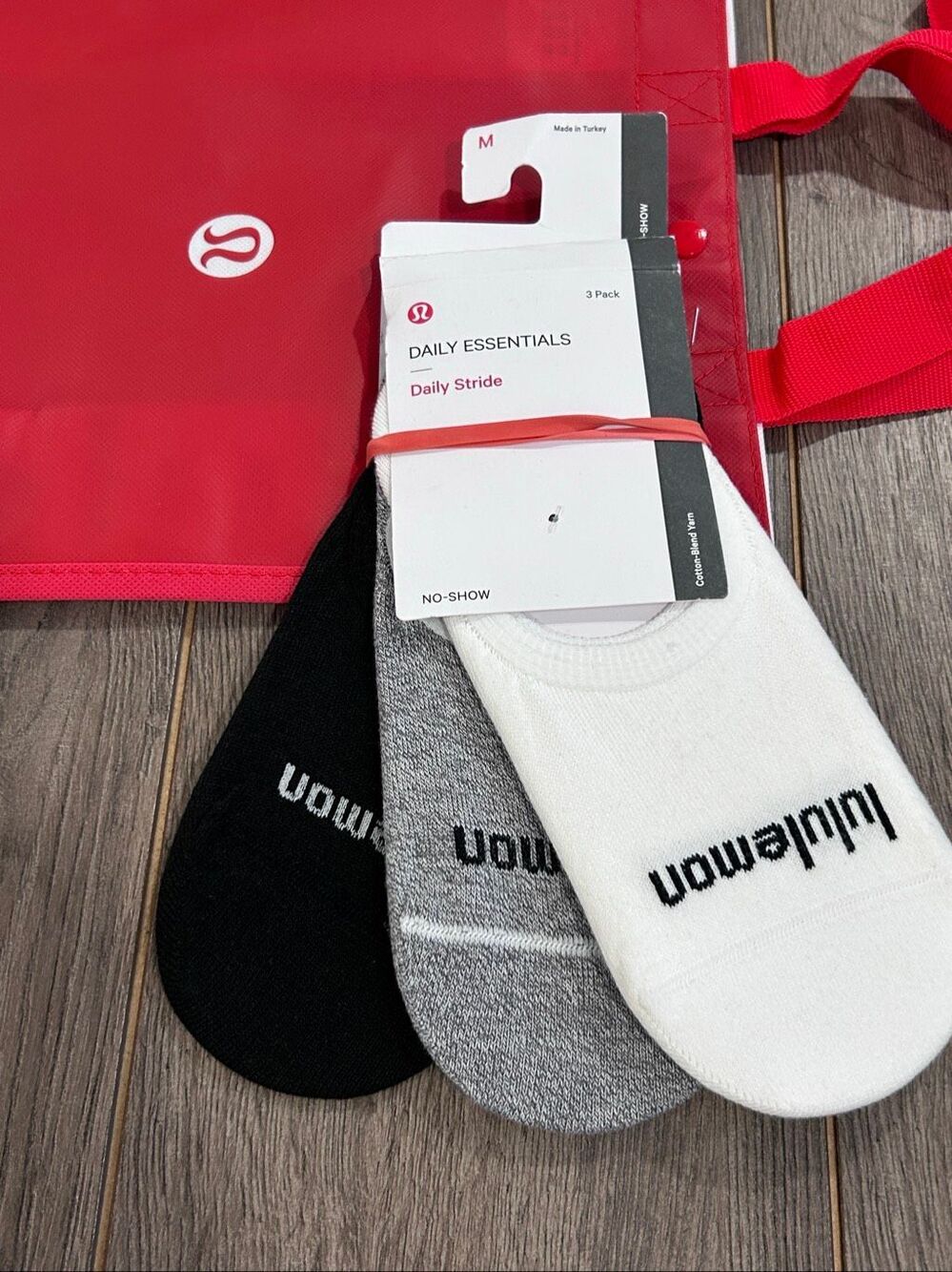 Lululemon Daily stride no show shocks 3* M